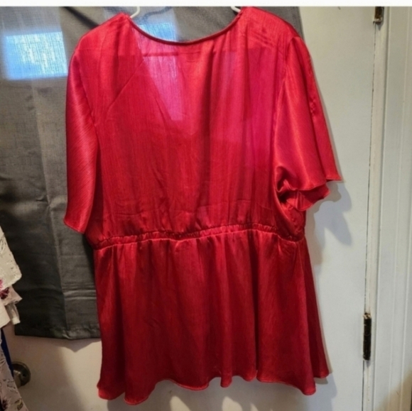 🍂🍁Torrid 3x Lily Babydoll Shiny Gauze Surplice Top - Picture 5 of 5